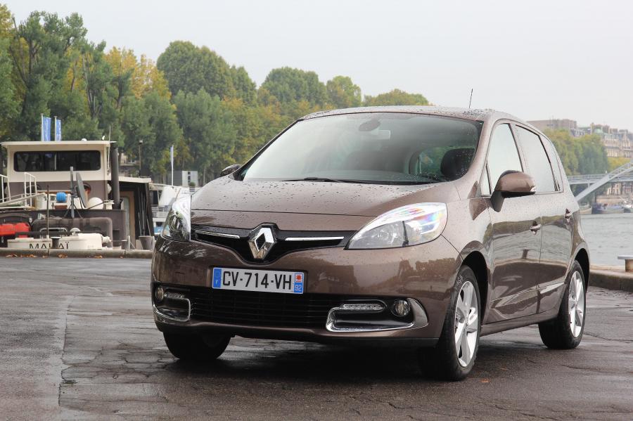  Renault Scenic 2013 года  (фото 12 из 34)